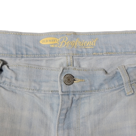 Old Navy | Light Wash Mid Rise Denim Jean Shorts - Picture 3 of 7